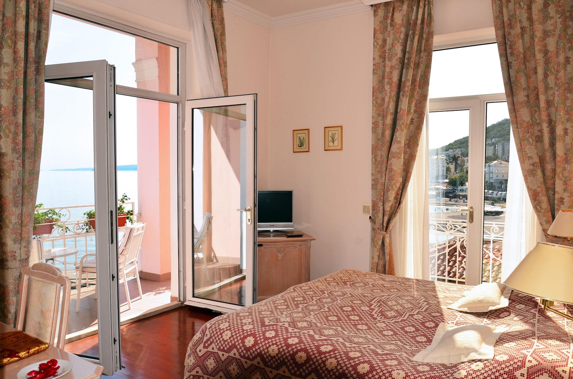 Hotel Mozart Opatija Ngoại thất bức ảnh